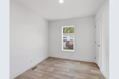 378 Hillcrest Circle, Clarks Grove, MN 56016 - Photo 9