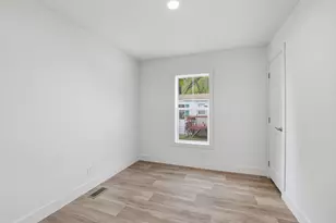 378 Hillcrest Cir, Clarks Grove, MN 56016 - Photo 9