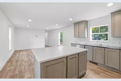 378 Hillcrest Circle, Clarks Grove, MN 56016 - Photo 7