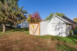 307 W 4th St, Winthrop, MN 55396 - Photo 29