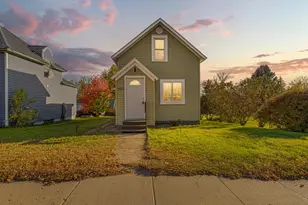 307 W 4th St, Winthrop, MN 55396 - Photo 3