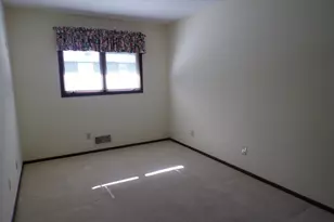 135 Kingswood Dr, Red Wing, MN 55066 - Photo 9