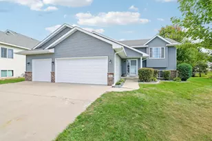 941 S Cedar St, Belle Plaine, MN 56011 - Photo 1