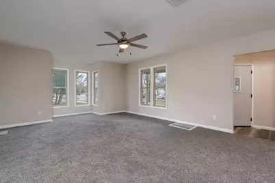 212 N Murphy Street, Lake Crystal, MN 56055 - Photo 11