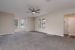 212 N Murphy St, Lake Crystal, MN 56055 - Photo 11