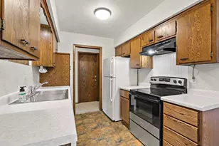 9852 Blaisdell Ave S, Bloomington, MN 55420 - Photo 9