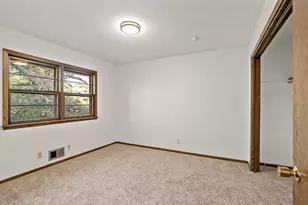 9852 Blaisdell Ave S, Bloomington, MN 55420 - Photo 11