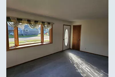 909 Bradford Avenue, Argyle, MN 56713 - Photo 5