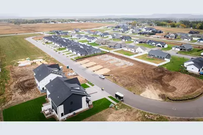 1624 Red Clover Street, Holmen, WI 54636 - Photo 7