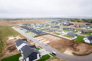 1624 Red Clover St, Holmen, WI 54636 - Photo 7