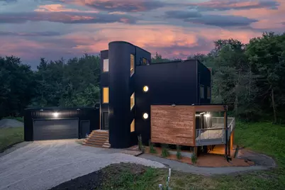 737 Kingsway Drive, Le Sueur, MN 56058 - Photo 1