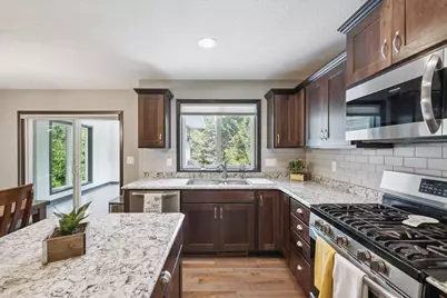 13715 Grafton Court, Apple Valley, MN 55124 - Photo 7