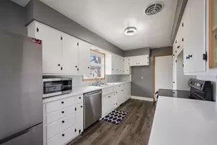 704 Washington Ave, Fairmont, MN 56031 - Photo 7