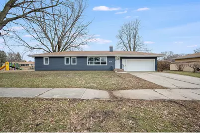 704 Washington Avenue, Fairmont, MN 56031 - Photo 1