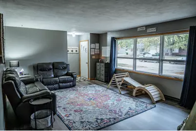 704 Washington Avenue, Fairmont, MN 56031 - Photo 3