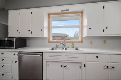 704 Washington Avenue, Fairmont, MN 56031 - Photo 9