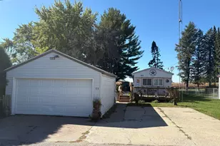 135 5th Ave NW, Elgin, MN 55932 - Photo 3