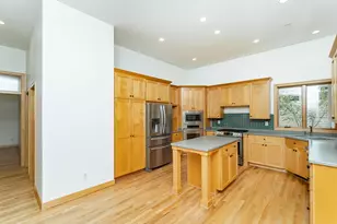 2234 Baihly Hills Dr SW, Rochester, MN 55902 - Photo 9