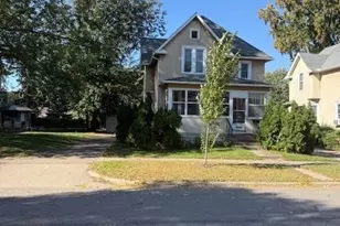 389 Osceola Ave S, Saint Paul, MN 55102 - Photo 1