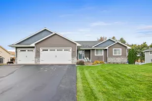 12743 314th St, Lindstrom, MN 55045 - Photo 3