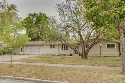 2005 S 15th Street S, Moorhead, MN 56560 - Photo 1