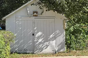 521 6th St SW, Waseca, MN 56093 - Photo 3