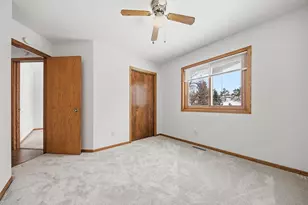 5452 Helena Rd N, Oakdale, MN 55128 - Photo 15