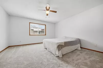 5452 Helena Road N, Oakdale, MN 55128 - Photo 11