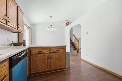 5452 Helena Road N, Oakdale, MN 55128 - Photo 9