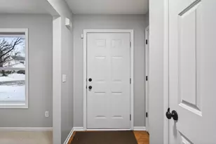 20482 Idaho Ave, Lakeville, MN 55044 - Photo 3