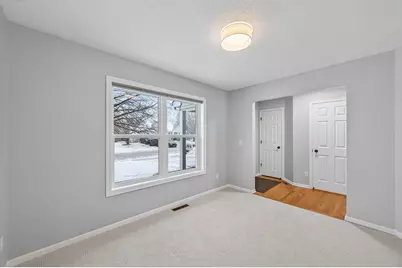 20482 Idaho Avenue, Lakeville, MN 55044 - Photo 5