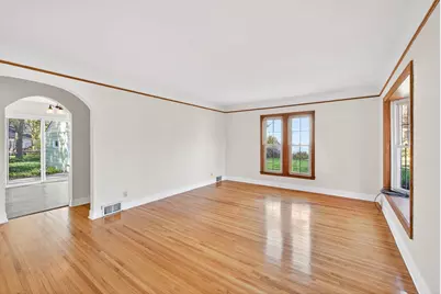 1049 Sterling Street N, Maplewood, MN 55119 - Photo 7