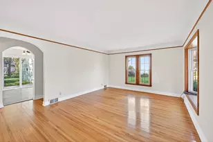 1049 Sterling St N, Maplewood, MN 55119 - Photo 7