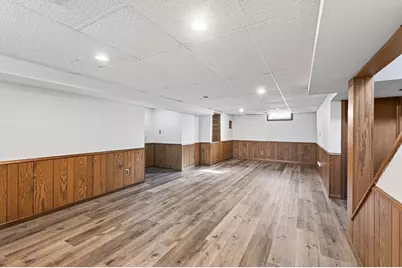 1049 Sterling Street N, Maplewood, MN 55119 - Photo 23