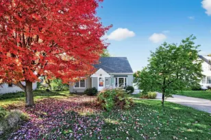 1049 Sterling St N, Maplewood, MN 55119 - Photo 3