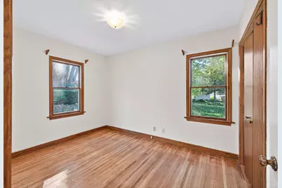 1049 Sterling Street N, Maplewood, MN 55119 - Photo 15