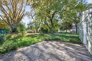 1049 Sterling St N, Maplewood, MN 55119 - Photo 27