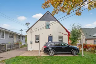 242 Annapolis St W, West Saint Paul, MN 55118 - Photo 41