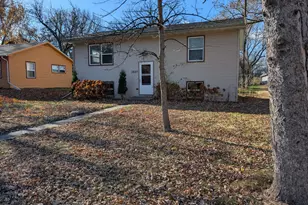 1537 12th Ave SE, Saint Cloud, MN 56304 - Photo 1