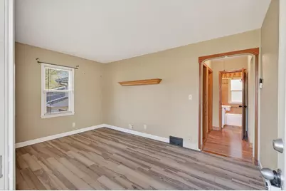 4552 Brunswick Avenue N, Crystal, MN 55422 - Photo 7