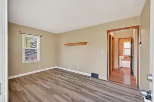 4552 Brunswick Ave N, Crystal, MN 55422 - Photo 7