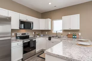 3109 Bassett Dr, Mankato, MN 56001 - Photo 11