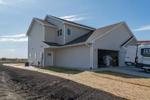 3203 Noble Dr, Mankato, MN 56001 - Photo 1