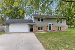 321 Parkview Curv, Zumbrota, MN 55992 - Photo 1