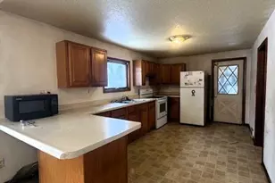 623 E Adams Ave, Mahnomen, MN 56557 - Photo 11