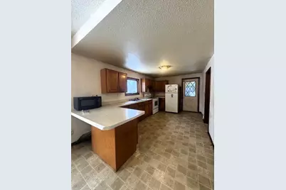 623 E Adams Avenue, Mahnomen, MN 56557 - Photo 13