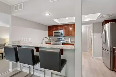 6085 Lincoln Drive #214, Edina, MN 55436 - Photo 9