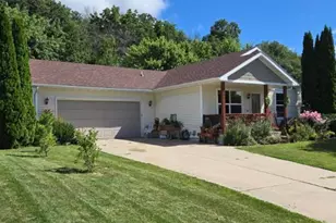 544 6th St SW, Pine Island, MN 55963 - Photo 1