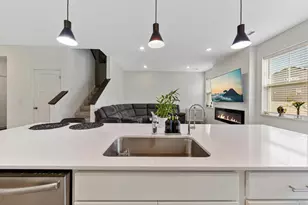 2006 Tyrone Dr, Shakopee, MN 55379 - Photo 11