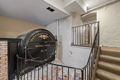 609 S 9th Street #8, Minneapolis, MN 55404 - Photo 17